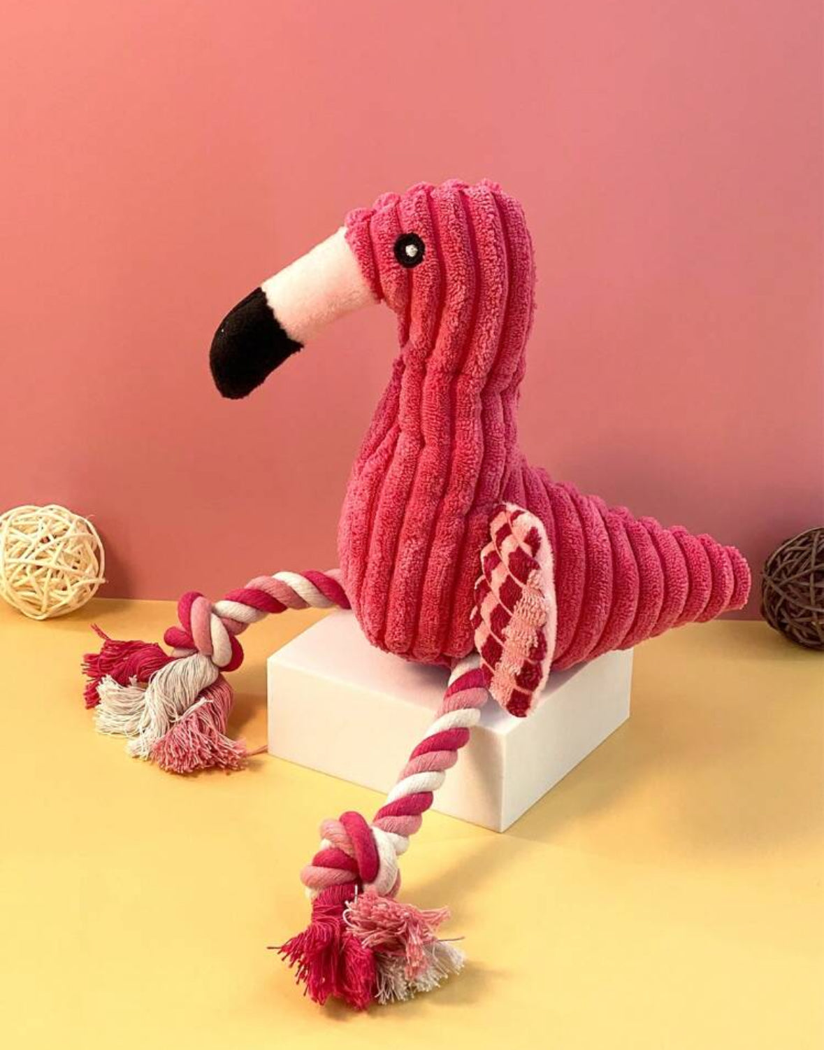 Flamenco de peluche con cuerdas